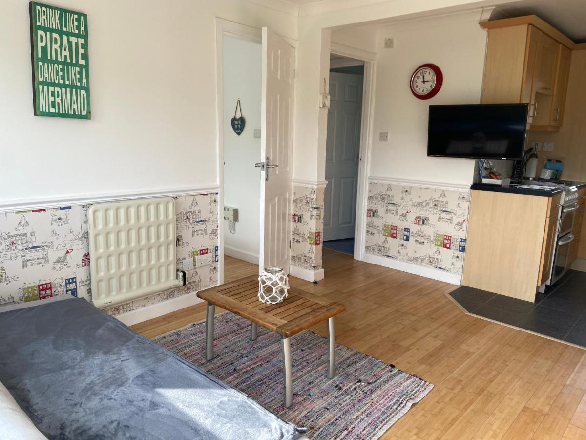 Fantastic Seaside Chalet Retreat Apartman Sandown Kültér fotó